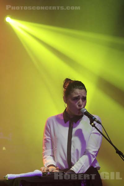 JESSIE WARE - 2012-02-25 - PARIS - Point Ephemere - 